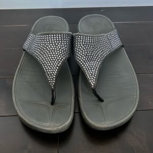 Fitflop Womens Rokkit Gray Rhinestone Criss Cross Slip On Slide Sandals Size 8